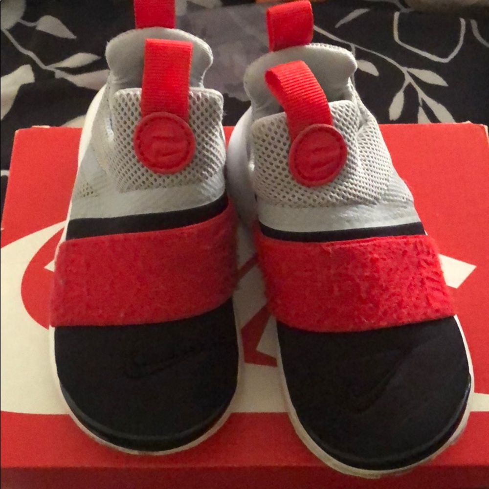 Boys shoes